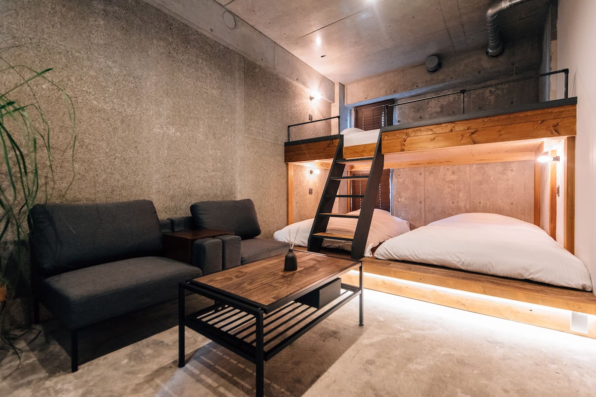 Habitación familiar, varias camas, para no fumadores | Wifi gratis y ropa de cama