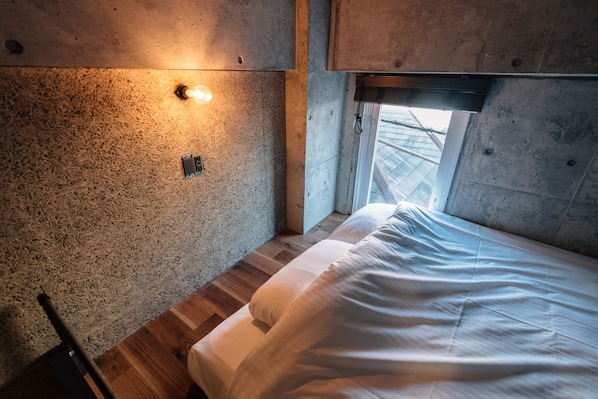 Free WiFi, bed sheets