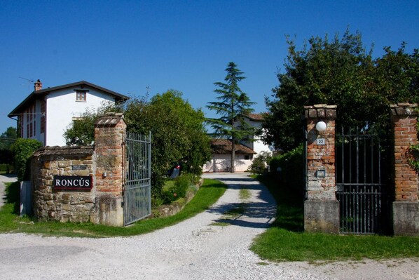 Exterior - La Casa Griunit (Capriva del Friuli)