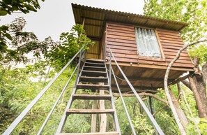 标准房, 1 张特大床, 无烟房 | 办公桌、隔音、熨斗/熨板、免费 WiFi