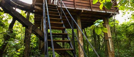 Desk, soundproofing, iron/ironing board, free WiFi