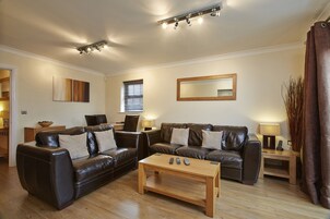 Superior Apartment, 2 Bedrooms, Non Smoking | Interior detail