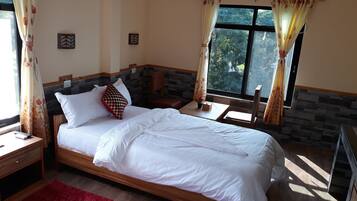 Quarto casal ou duplo superluxo, 1 cama de casal, terraço | Escrivaninha, Wi-Fi de cortesia, roupa de cama