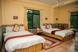 Deluxe Double or Twin Room | Desk, free WiFi, bed sheets, wheelchair access