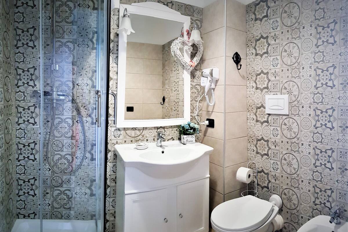 Doppelzimmer, Gartenblick (101) | Badezimmer