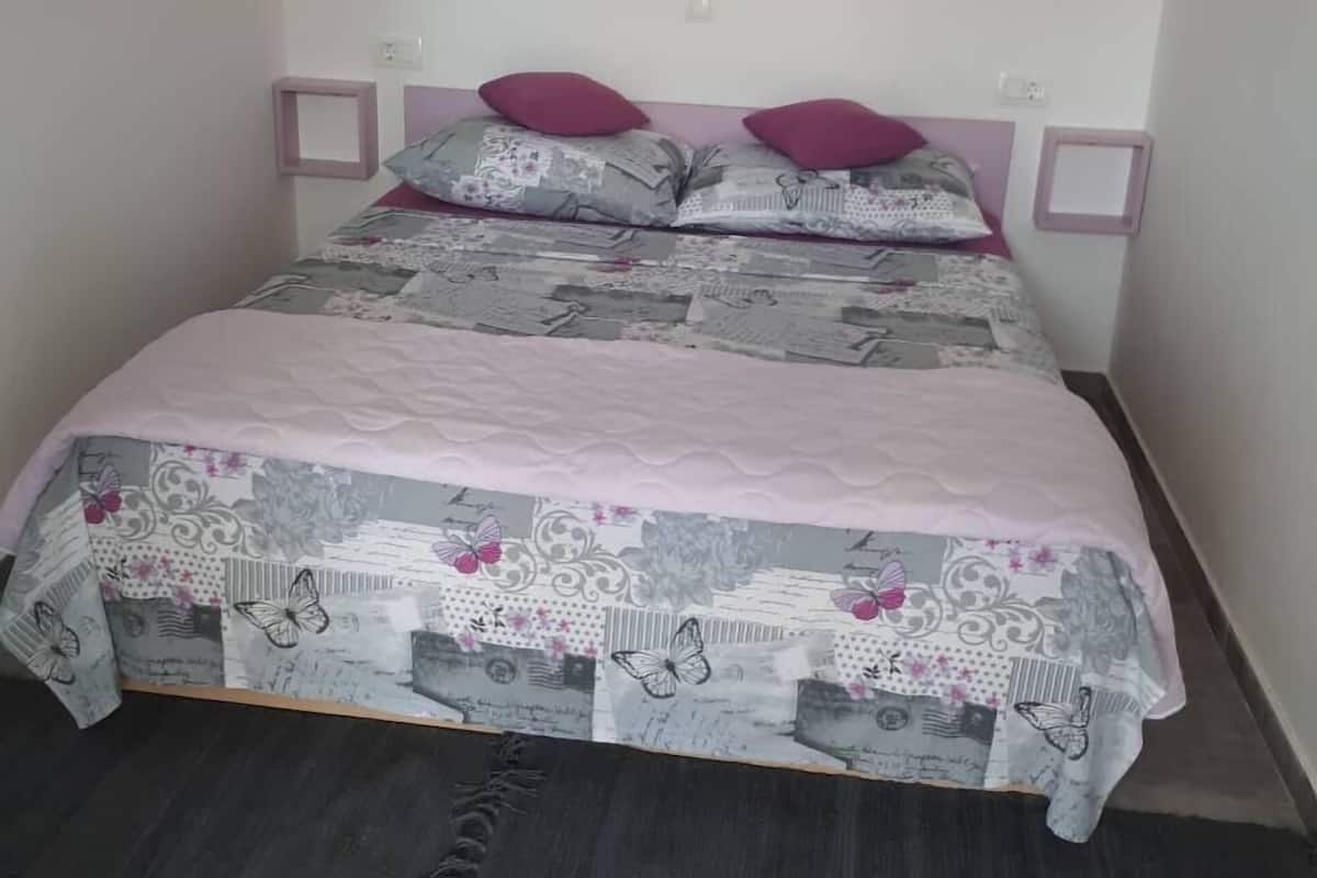 Studio Suite | Blackout drapes, WiFi (free), bed sheets