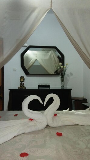 Soundproofing, free cots/infant beds, rollaway beds, free WiFi - Hostal El Canario (Conil de la Frontera)