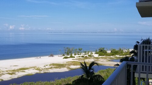 Suoran lahden etupuoli / rannan näkymät mahtavilla auringonlaskuilla odottavat saapumistasi