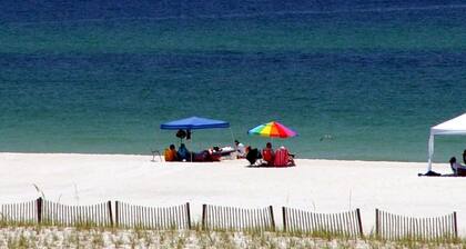 Beautiful Beachfront Condo, 3BR/3BA