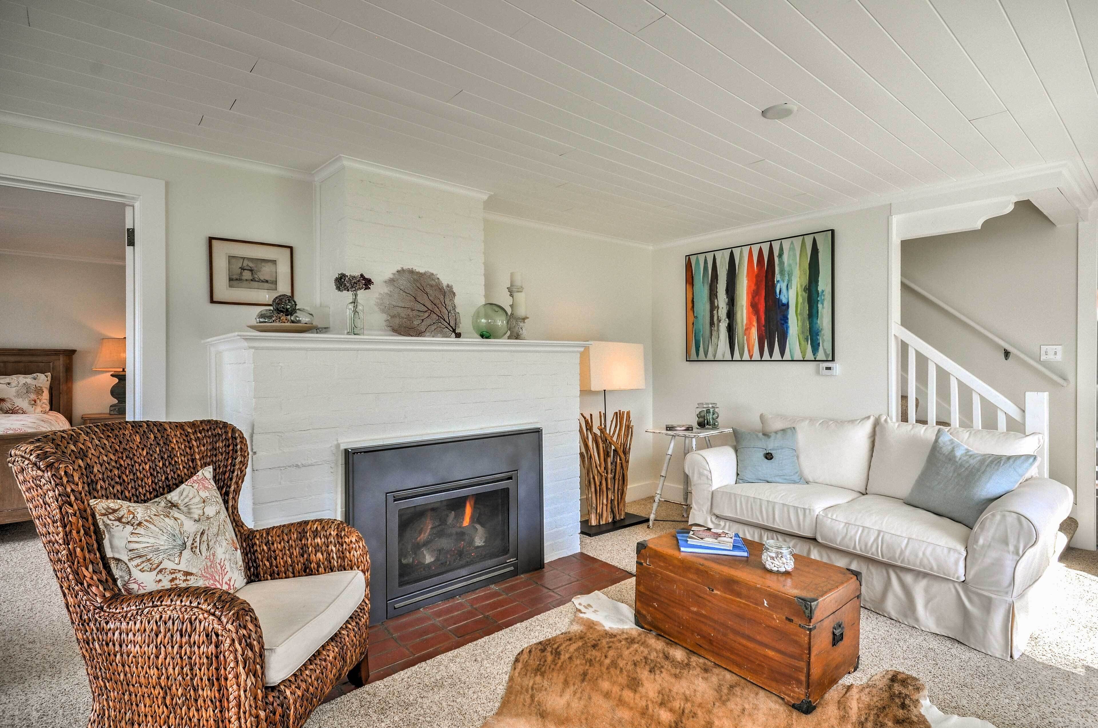 Waterfront Seaside Beach Home w/ Views & Hot Tub!