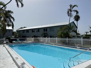 Unclassified image, 5 of 19, button