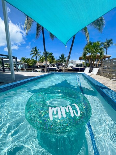 Casa Marina - Key Largo Waterfront Home with Private Pool, Boat Ramp & Dockage! 