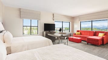 Suite estudio, 2 camas de matrimonio | Escritorio y espacio para trabajar con un portátil