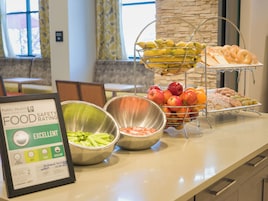 Café da manhã com buffet grátis todos os dias