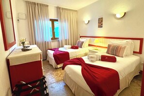 2 bedrooms, iron/ironing board, Internet, bed sheets