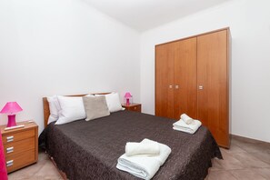 1 Schlafzimmer, Bügeleisen/Bügelbrett, Internetzugang, Bettwäsche