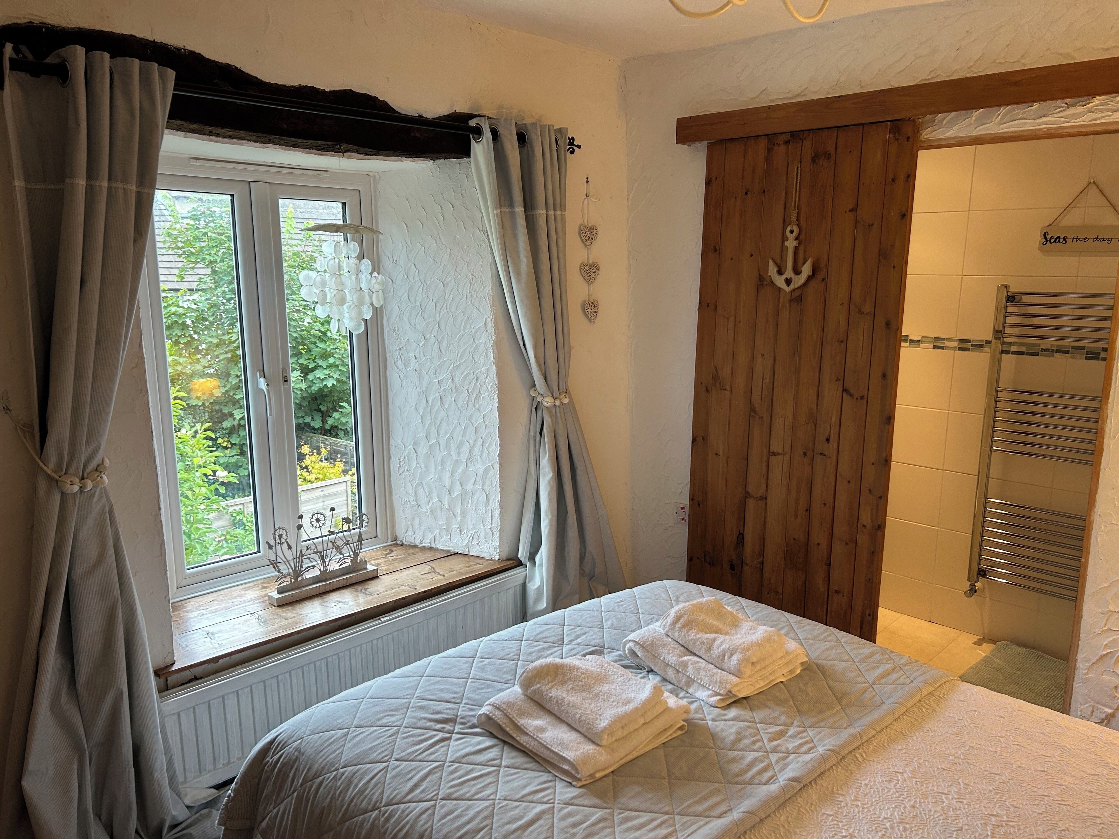 4 makuuhuonetta, silitysrauta/-lauta, vauvan matkasänky, ilmainen Wi-Fi