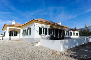 Exterior - 4 bedroom villa with private pool and garden in the center of Tavira (Tavira)