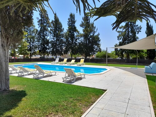 4 bedroom villa with private pool and garden in the center of Tavira