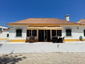 Exterior - 4 bedroom villa with private pool and garden in the center of Tavira (Tavira)