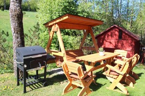 Outdoor dining - Holiday House Daniela - skiing, tourism, termal pools, Treetop walk... (Ždiar)