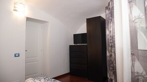 4 Schlafzimmer, Zimmersafe, Bügeleisen/Bügelbrett, kostenloses WLAN