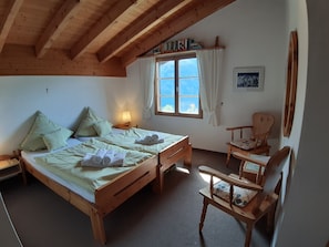 4 bedrooms, iron/ironing board, travel cot, free WiFi
