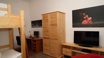 1 Schlafzimmer, schallisolierte Zimmer, Bügeleisen/Bügelbrett, WLAN