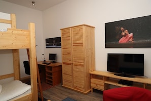 1 Schlafzimmer, schallisolierte Zimmer, Bügeleisen/Bügelbrett, WLAN