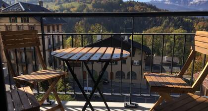 Magnifique duplex  idéalement situé: télécabine à 500 m et centre ville à 100 m.