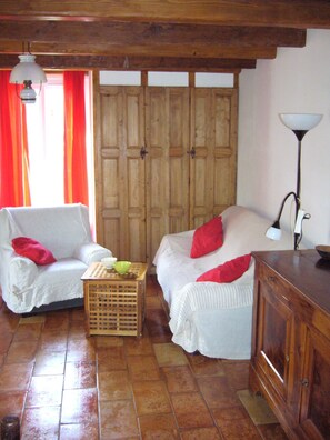 2 chambres, fer et planche à repasser, Wi-Fi gratuit, draps fournis