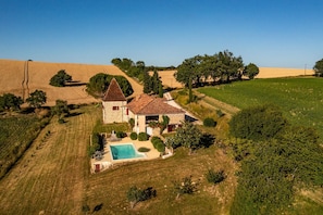 Exterior - Charming house 22p with swimming pool, tennis court, pétanque, playground & view (Francescas)