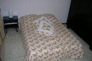 1 habitación, tabla de planchar con plancha y wifi gratis