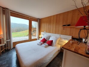 1 bedroom, soundproofing, iron/ironing board, free WiFi