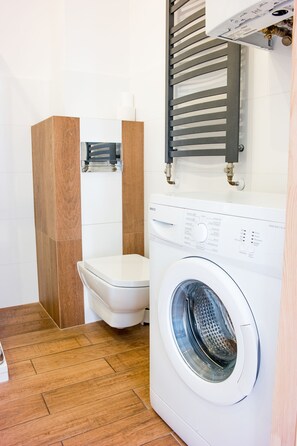 Standard Apartment | Bathroom