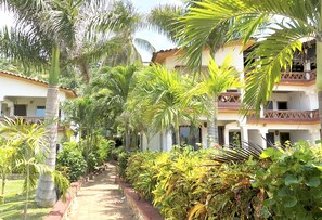 Courtyard - Hotel Arcoiris (Puerto Escondido)