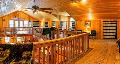 Sun Mountain Ranch Bunkhouse - Near Crater Lake