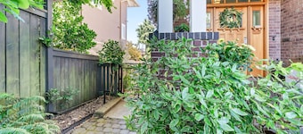 Stunning Space in heart of Queen Anne