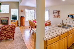 Villa (2 Bedrooms) | Living area | TV, fireplace - Oak Tower Townhouse-1.5 Blocks to OSF (Ashland)
