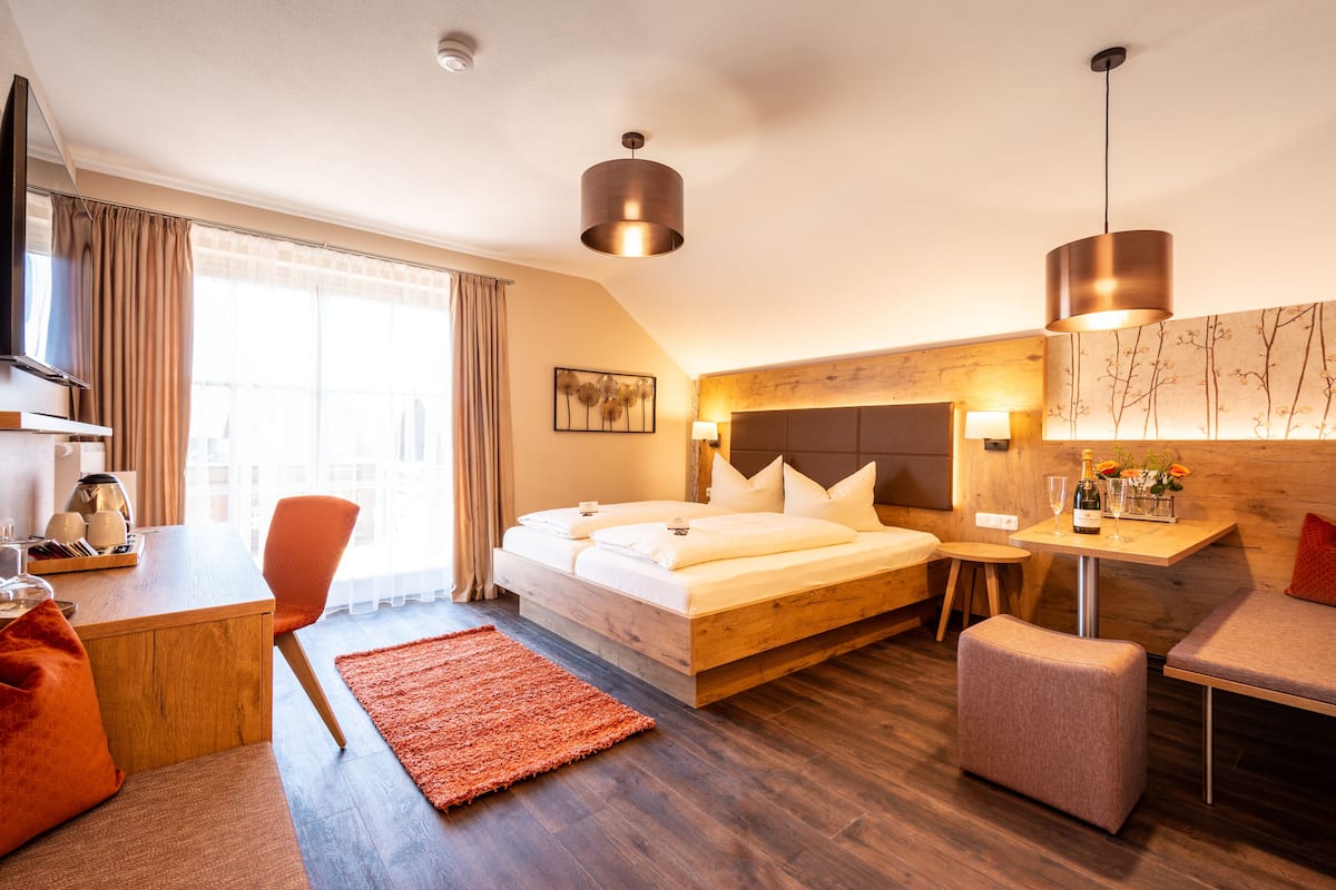 1 bedroom, premium bedding, down duvets, Select Comfort beds
