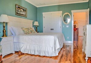 1 bedroom, iron/ironing board, free WiFi, bed sheets