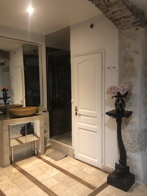 Interior - Ile Saint Louis : Best Paris Location, a Fabulous Place (Paris)