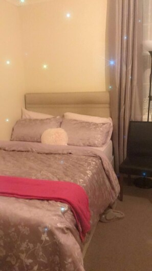 1 bedroom, WiFi - Nice double room close to central london located on shepherd bush (London)