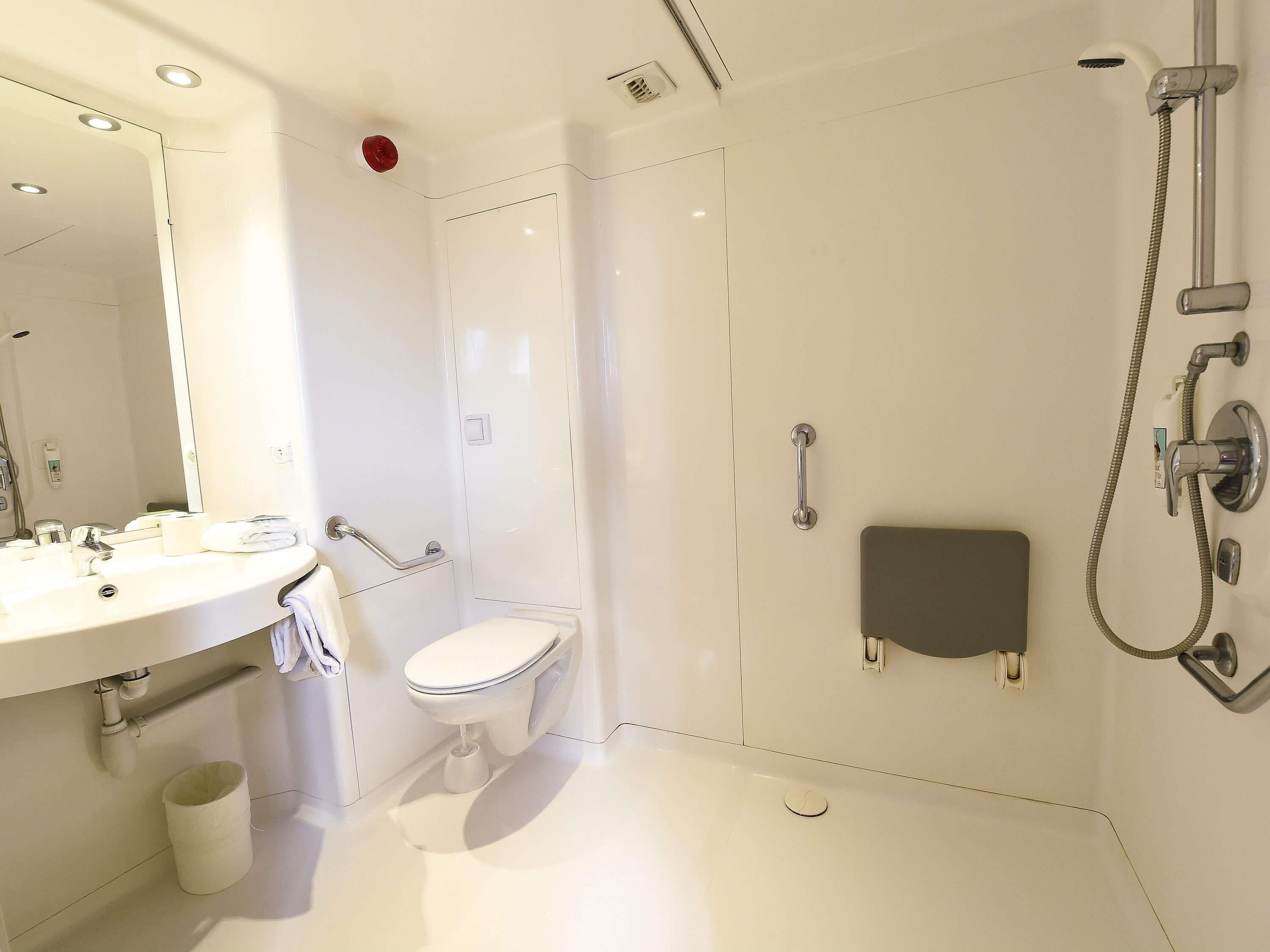 Bureau, espace de travail pour ordinateur portable