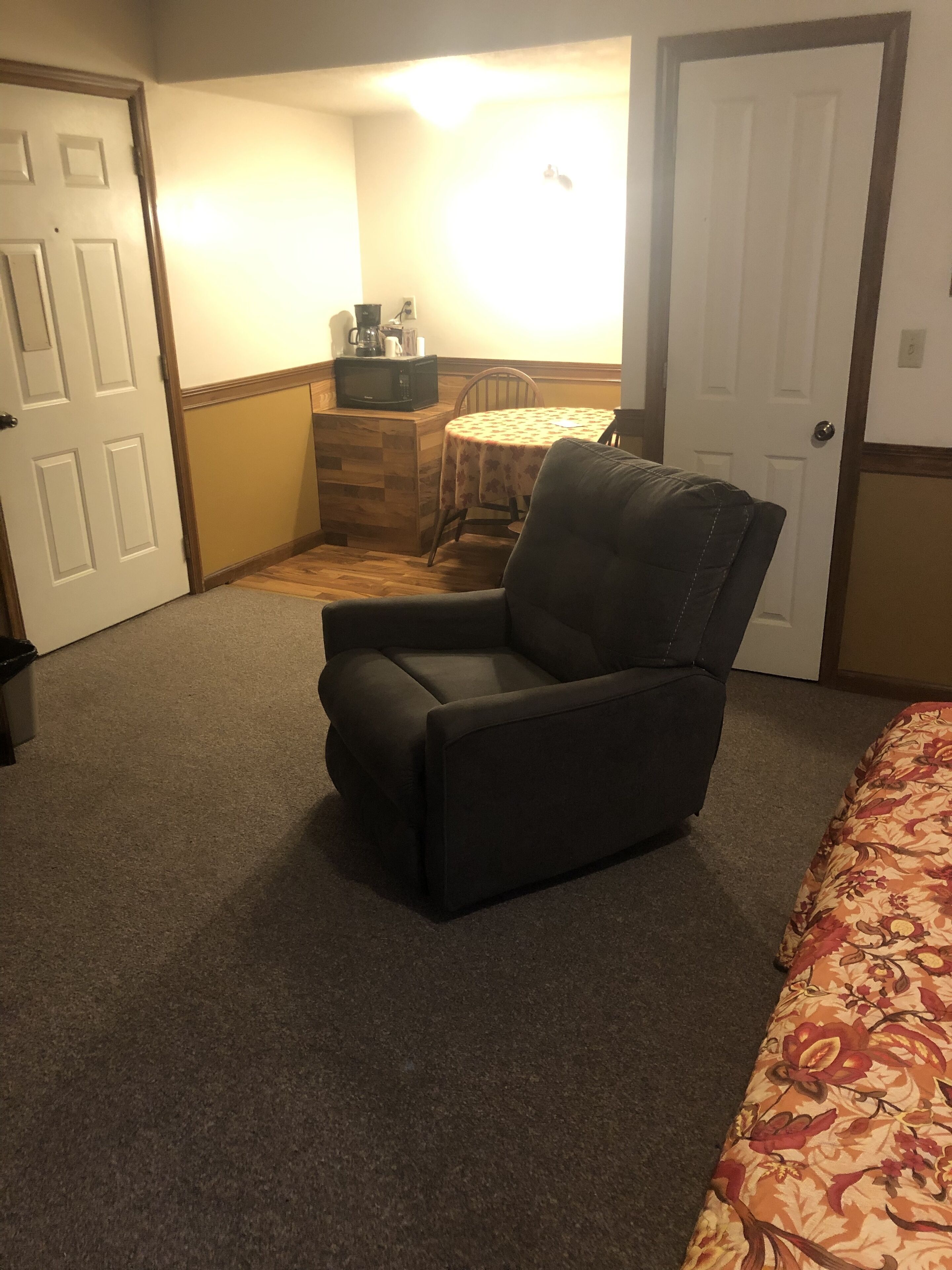 one bed suite | living area | 32-inch flat-screen tv with cable channels, tv