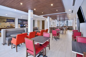 Dining - Holiday Inn Express Auburn Hills South (Auburn Hills)