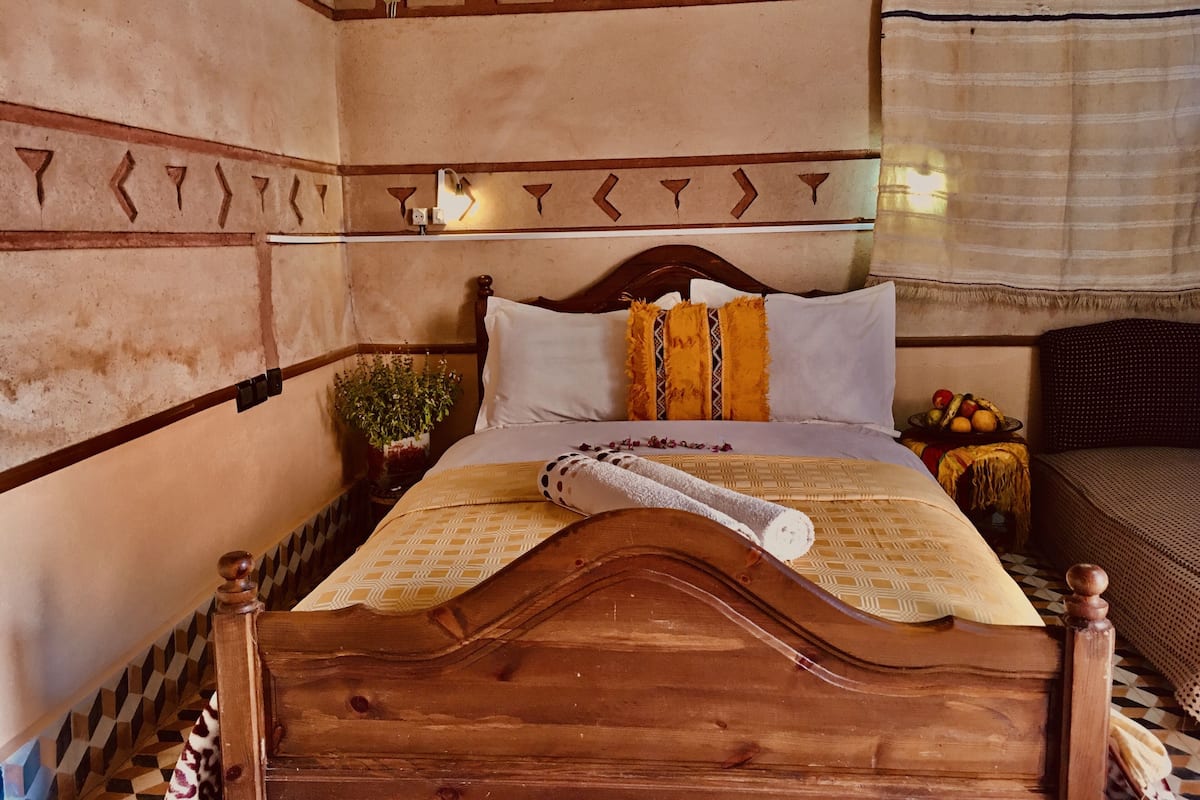 Quarto casal básico, 1 cama de casal, para não fumantes, vista para a montanha
