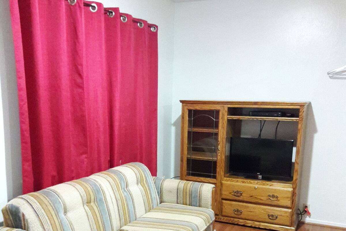 واي فاي مجانًا وملاءات أسرّة