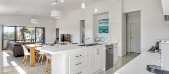 Diamond Bay Beach House, Sorrento - Brand new holiday home in the Diamond Bay precinct.