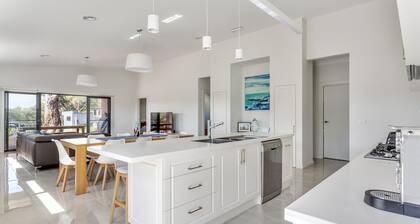 Diamond Bay Beach House, Sorrento - Brand new holiday home in the Diamond Bay precinct.